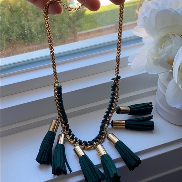 Green Faux Chain necklace - Picture 2 of 3